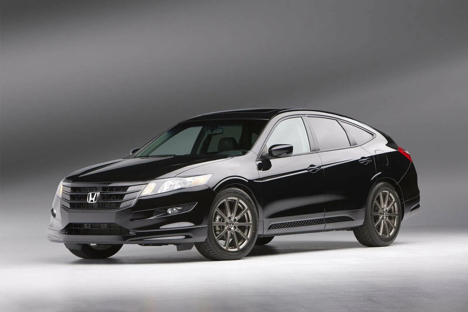 Хонда кросс тур. Honda Accord Crosstour 2014. Honda Crosstour 2013. Хонда Кросстур 2010. Honda Crosstour 2018.