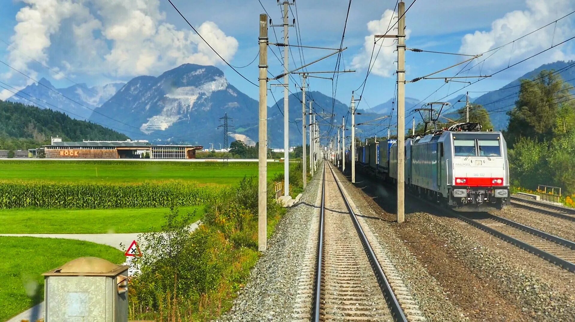 Railway line. Железнодорожные линии. Электрические железные дороги. Поезд линиями. Железные дороги Албании.