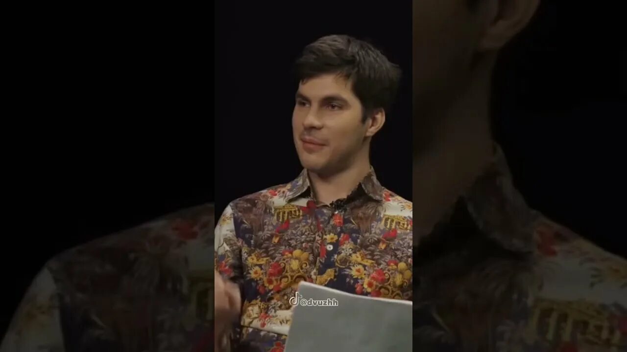 Плюшки шоу с богданом. Плюшки квн богдан. Плюшки интервью. Дзюба плюшки. Плюшки имени ярослава гашека богдан лисовский.