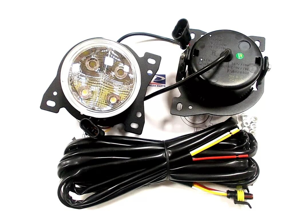Противотуманки даф 105. Птф светодиодные даф 105. фара противотуманная led daf xf 105. daf 105 противотуманки led.