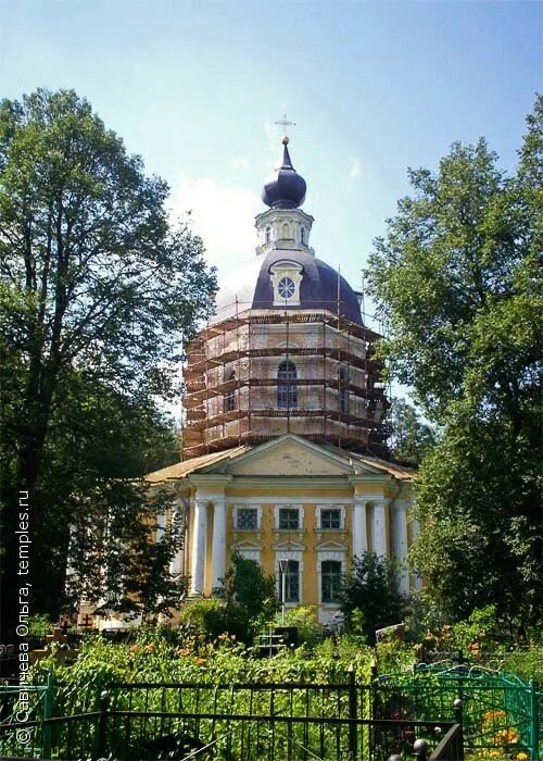 Подмосковная усадьба вороново. Подмосковная усадьба вороново. Уборы храм спаса нерукотворного. Спасская церковь в усадьбе вороново. Усадьба вороново подольский район.