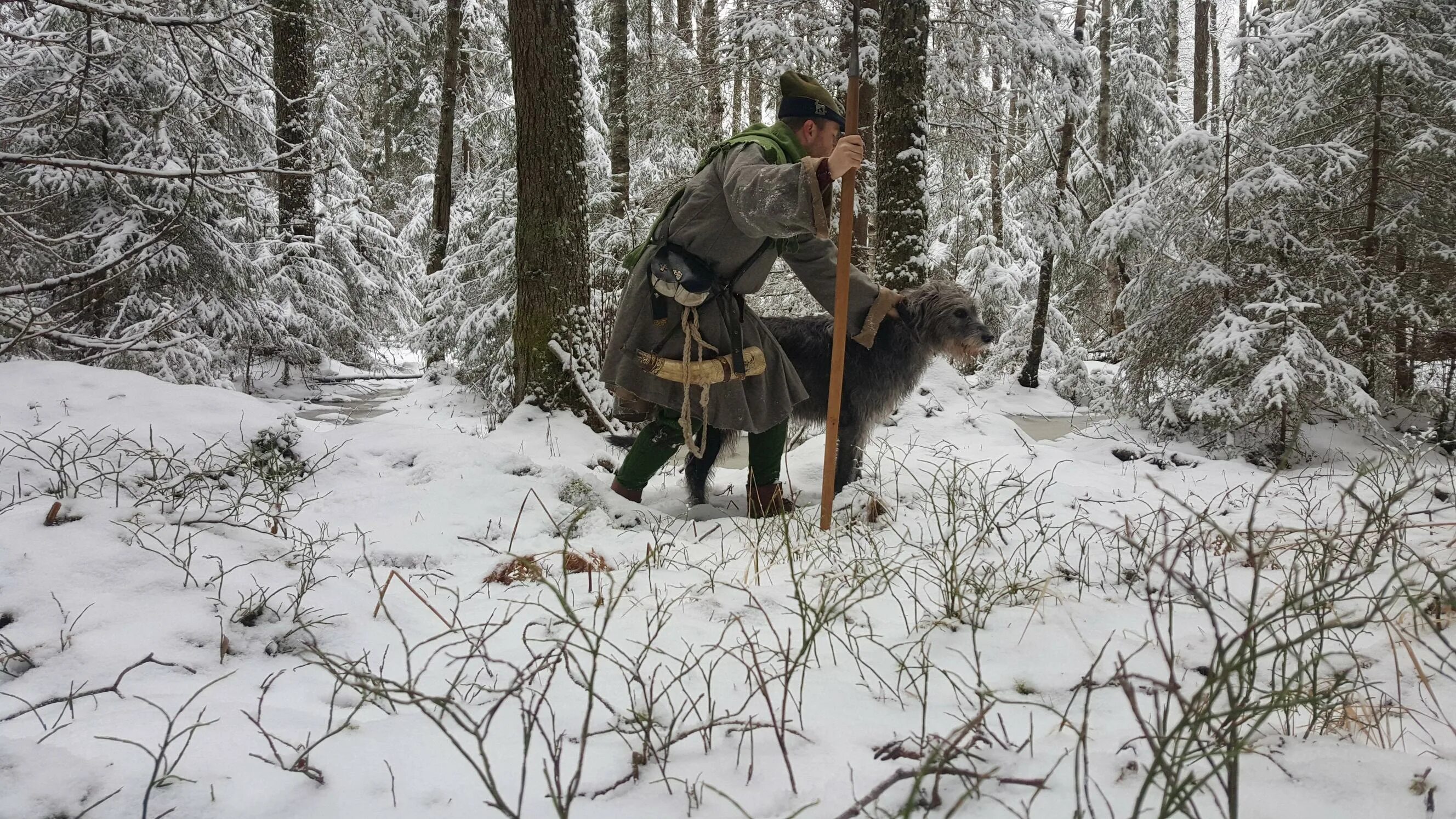 Охота развлечения. Средневековая охота. Охотник в лесу. Охотник средние века.