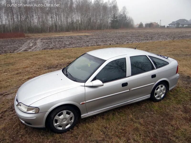 Опель вектра б 1.8 купить. Opel Vectra b 1999. Opel Vectra b хэтчбек 1999. Опель Вектра б 1.6 1999. Opel Vectra b 1999 1.8.