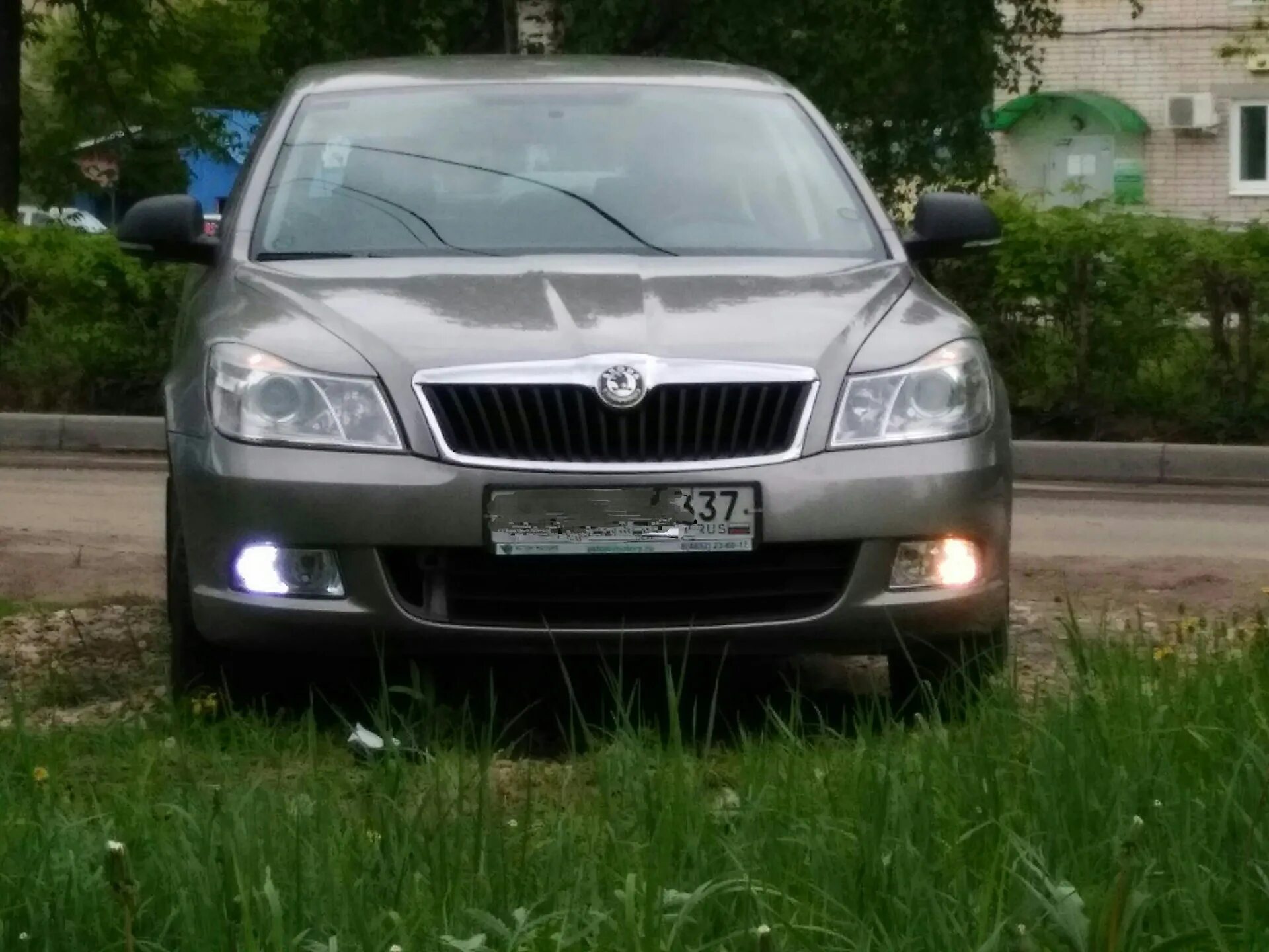 Skoda Octavia a5 лампы ДХО. Kfvgf l{j jrnfdbz f5. Дальний свет шкода а5