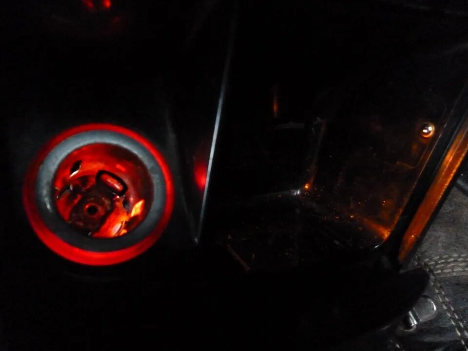 Как снимается разъем с прикуривателя мерседес. Подсветка прикуривателя passat b3. Лампочка прикуривателя лансер 9. Лампочка подсветки прикуривателя лансер 9. Подсветка прикуривателя 2114.