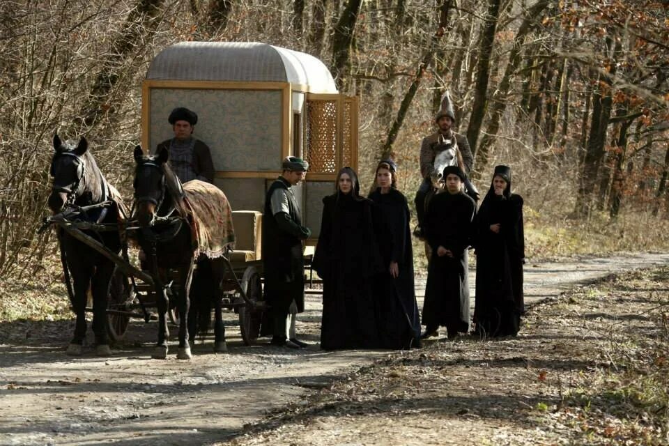 окан ялабык фото с женой биография. бурджу озберк хуриджихан. великолепный 124. халит эргенч сулейман. великолепный 124.