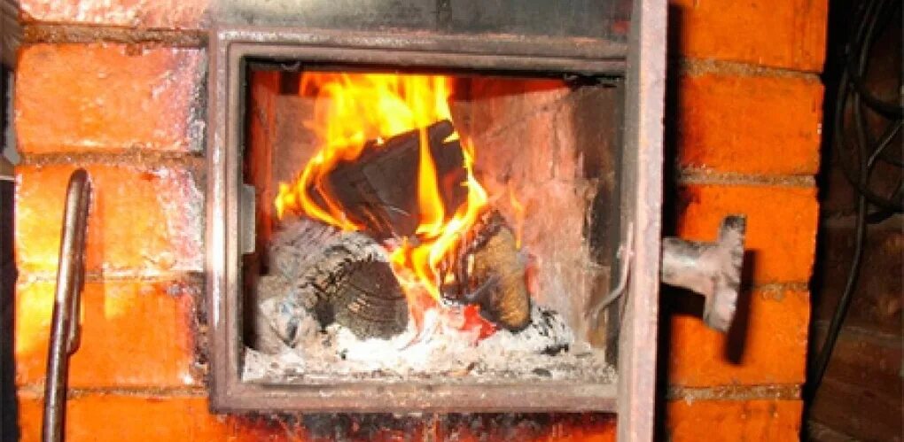 Печное отопление. Угореть от печки. Горящая печь. Неисправная печь. Печь.