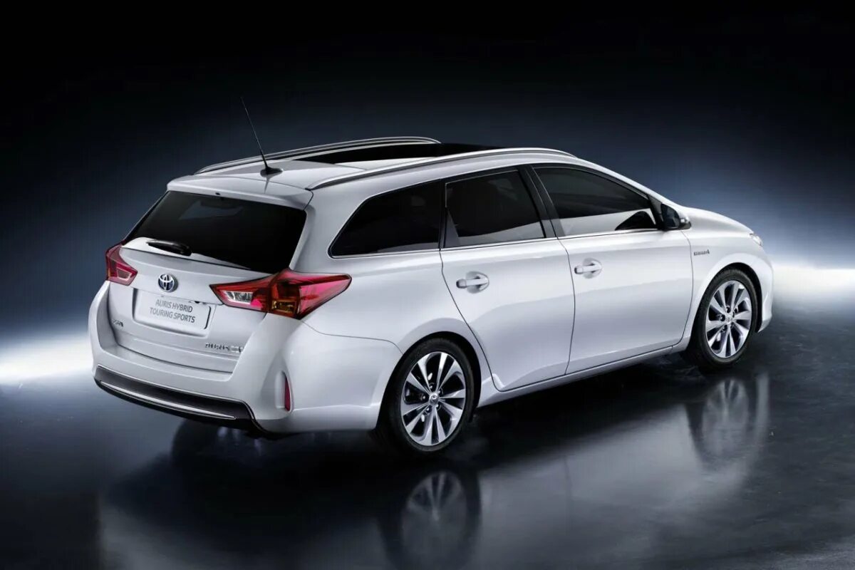 Тойота универсал марки. Toyota Auris Station Wagon. Тойота аурис 2021 универсал. Toyota Auris Touring. Toyota Auris 13 универсал.