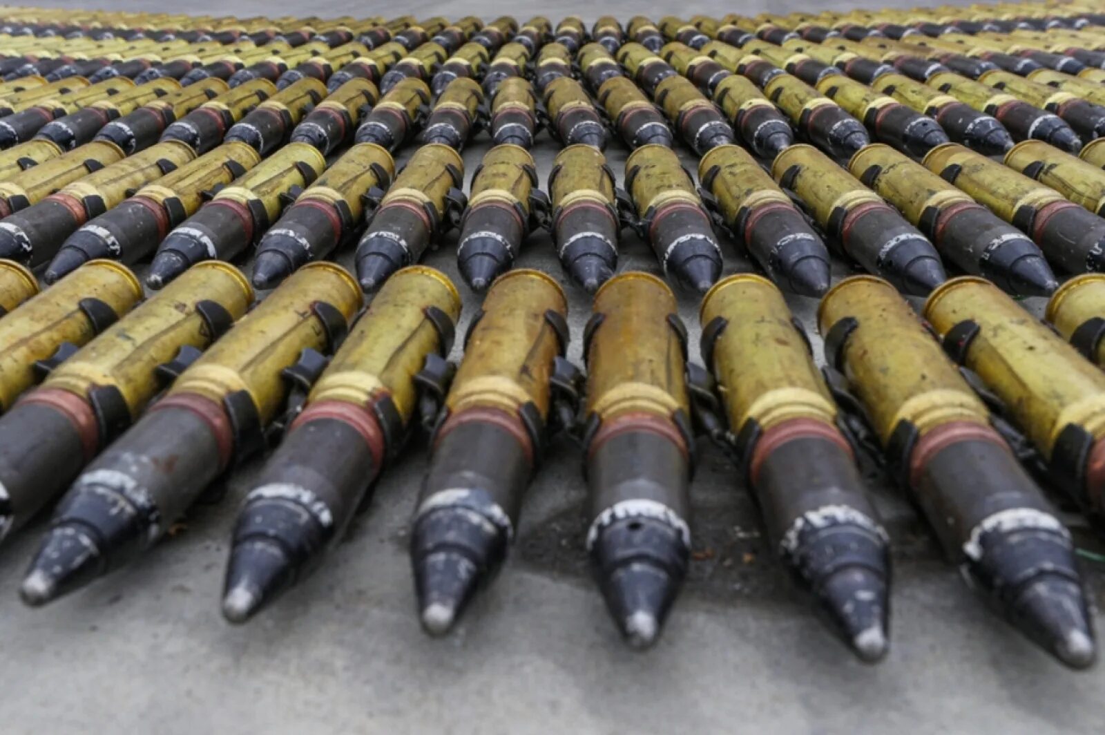 Снаряды Челленджер 2. Леопард 2 снаряды. Снаряды с обедненным ураном на Украине. Танковый снаряд. Бомбы с обедненным ураном