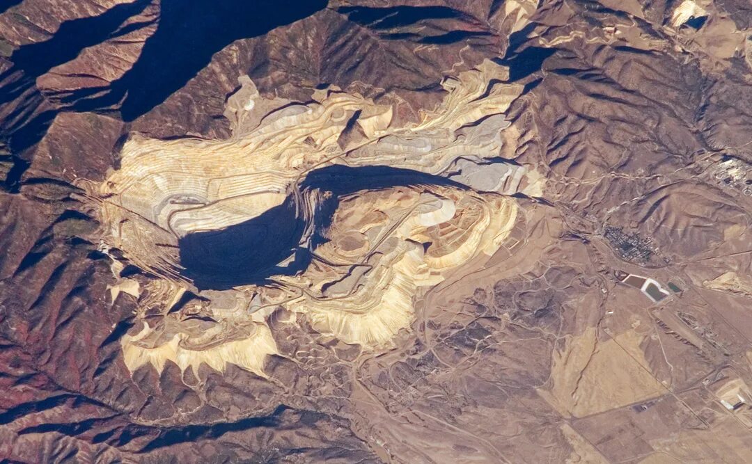Исчезновение уилли бингхэма. Каньон Бингхем. Бингем-каньон США. Карьер Kennecott Bingham Canyon mine. Бингем каньон на карте.