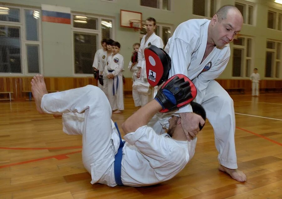 Оперативное каратэ. Самойлов валерий иванович оперативное каратэ. Каратэ 23 школа. Оперативное карате. Оперативное каратэ.