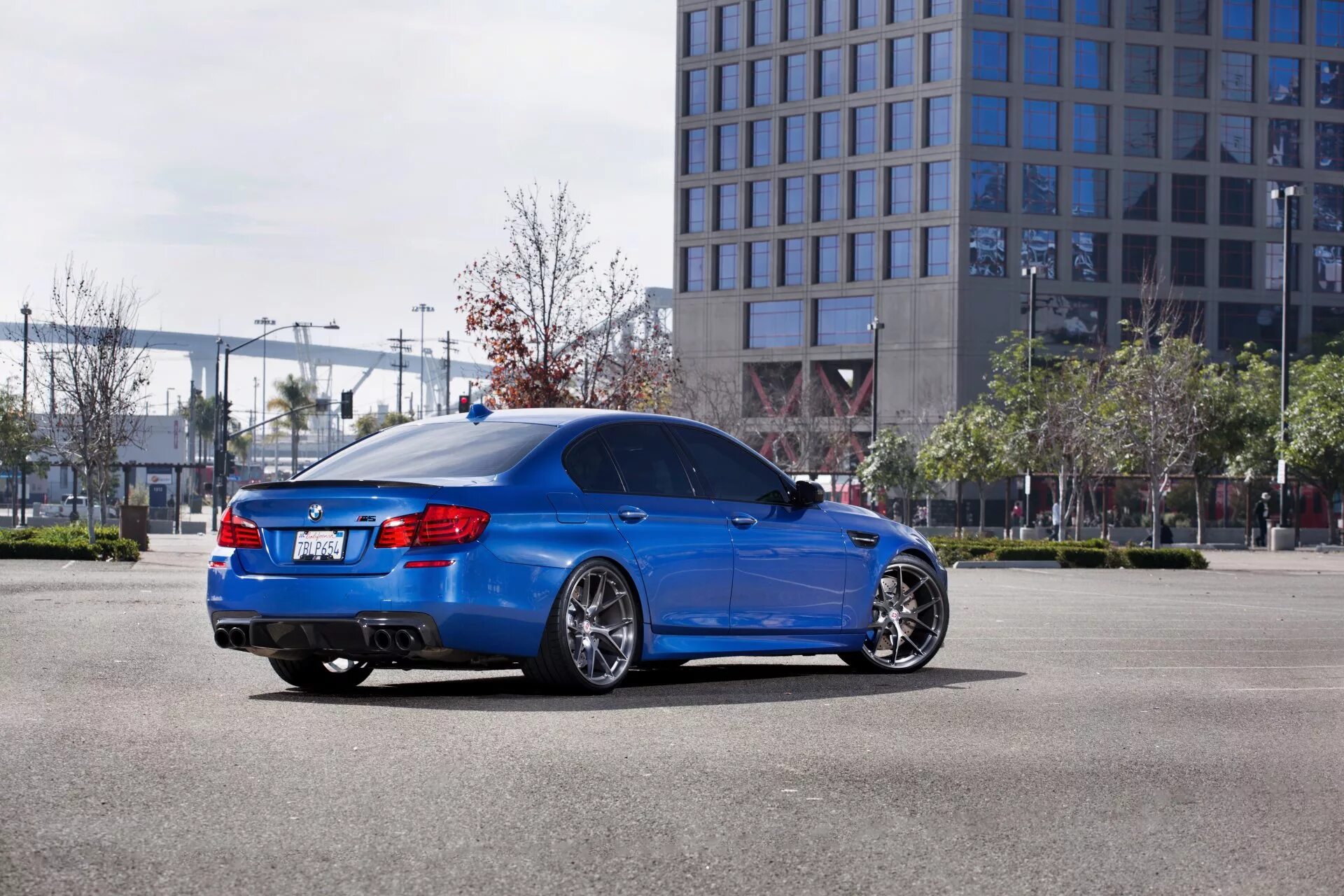 BMW m5 f10. BMW m3 f10. BMW m5 f10 Monte Carlo Blue. БМВ m5 f10 e60. Синяя бмв м5