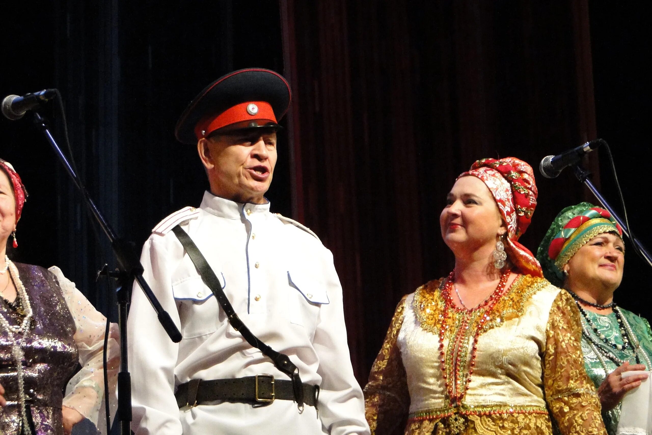 Казачий ансамбль вольница. Ансамбль Казачья вольница Донская балка. Народный ансамбль Казачья вольница. Ансамбль вольница Бердск