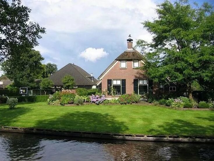 Pin by ♡ Petra ♡ on ♡ My Home Town The Netherlands ♡ Giethoorn, Beautiful places