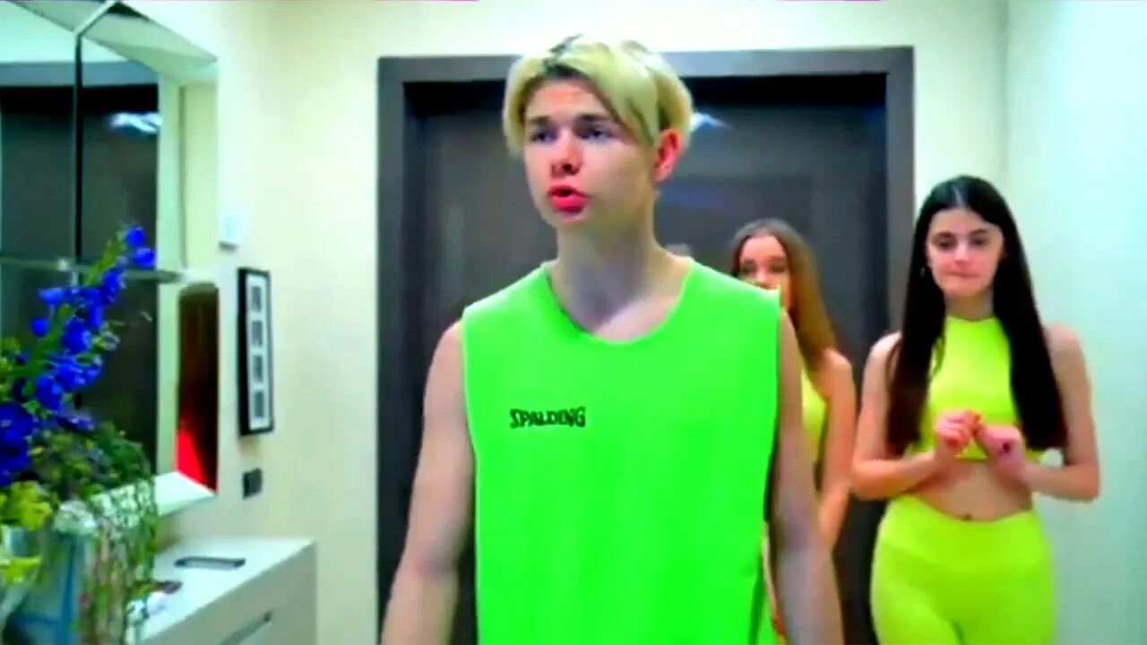 Смайл из леди дианы. Смайл из леди дианы. Леди диана и смайл. Леди диана и тимур. Смайл с дианой леди дианой.