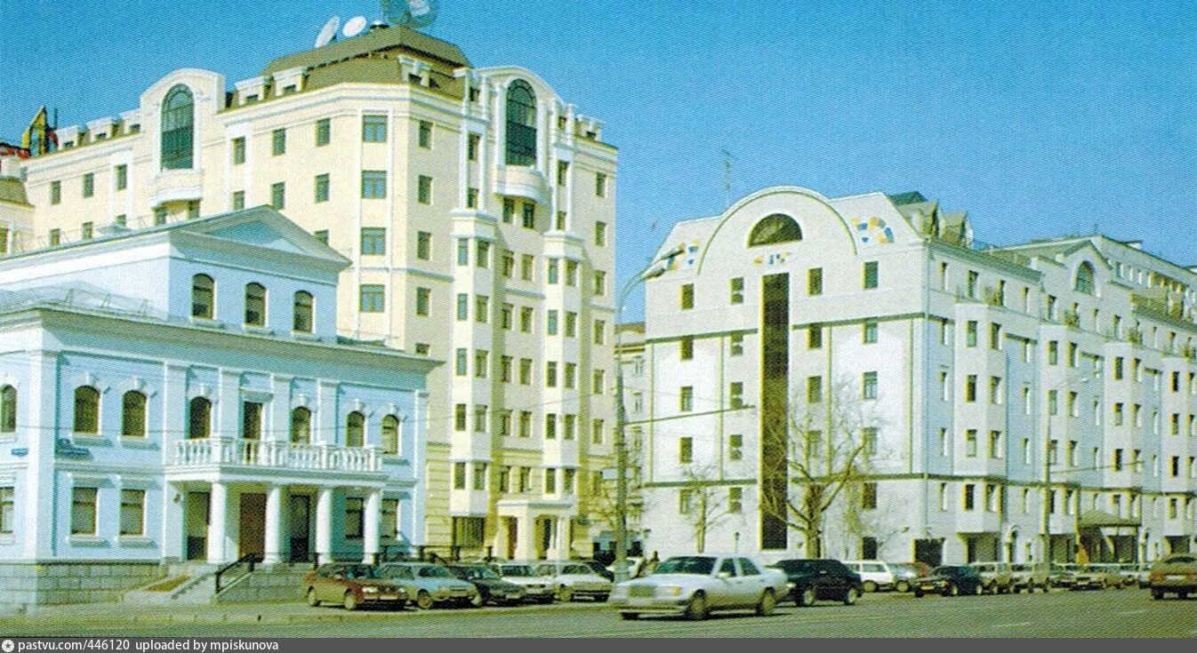 Якиманка 1995 год. Улица большая Якиманка. Якиманка 40 Москва. Большая Якиманка 1 история здания.