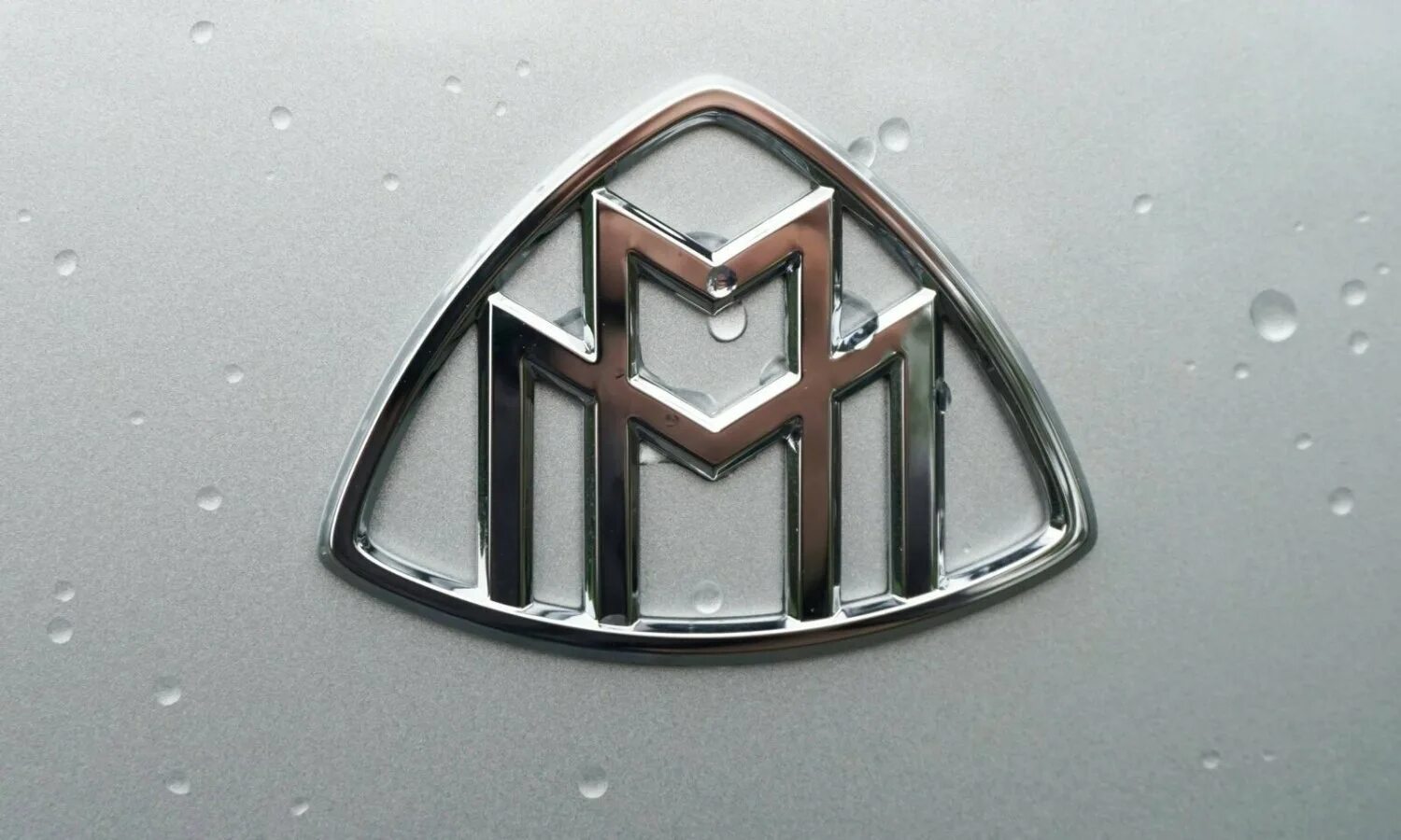 Знак майбах. Майбах значок. Майбах знак на машине. Марка Майбах значок. Мерседес Майбах лого.