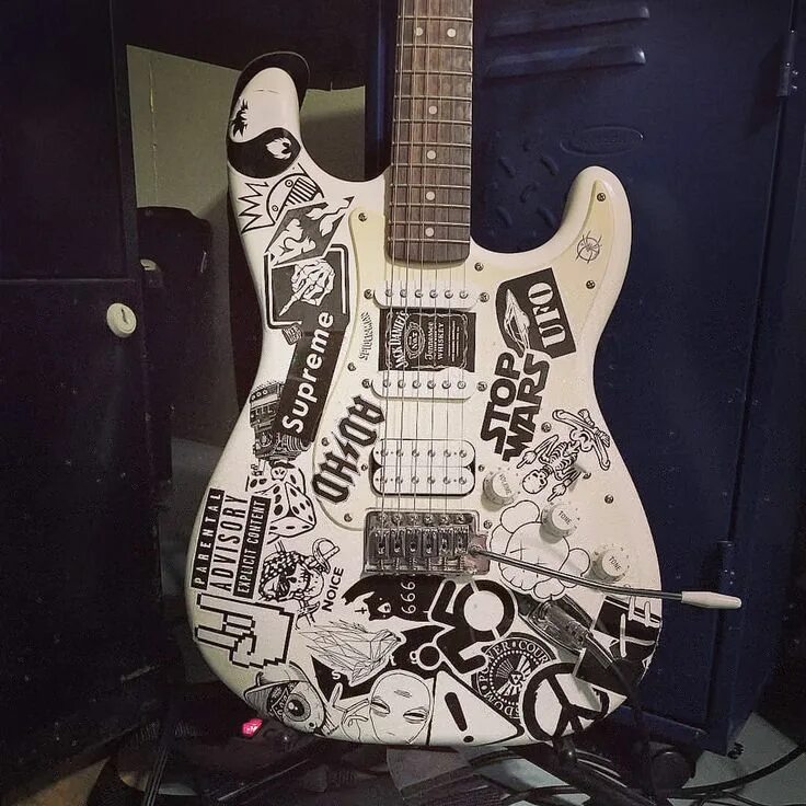 Стимпанк гитара. Harley davidson rocker custom. Электрогитара. Гитары heavy metal ibanez. Электрогитара рок.