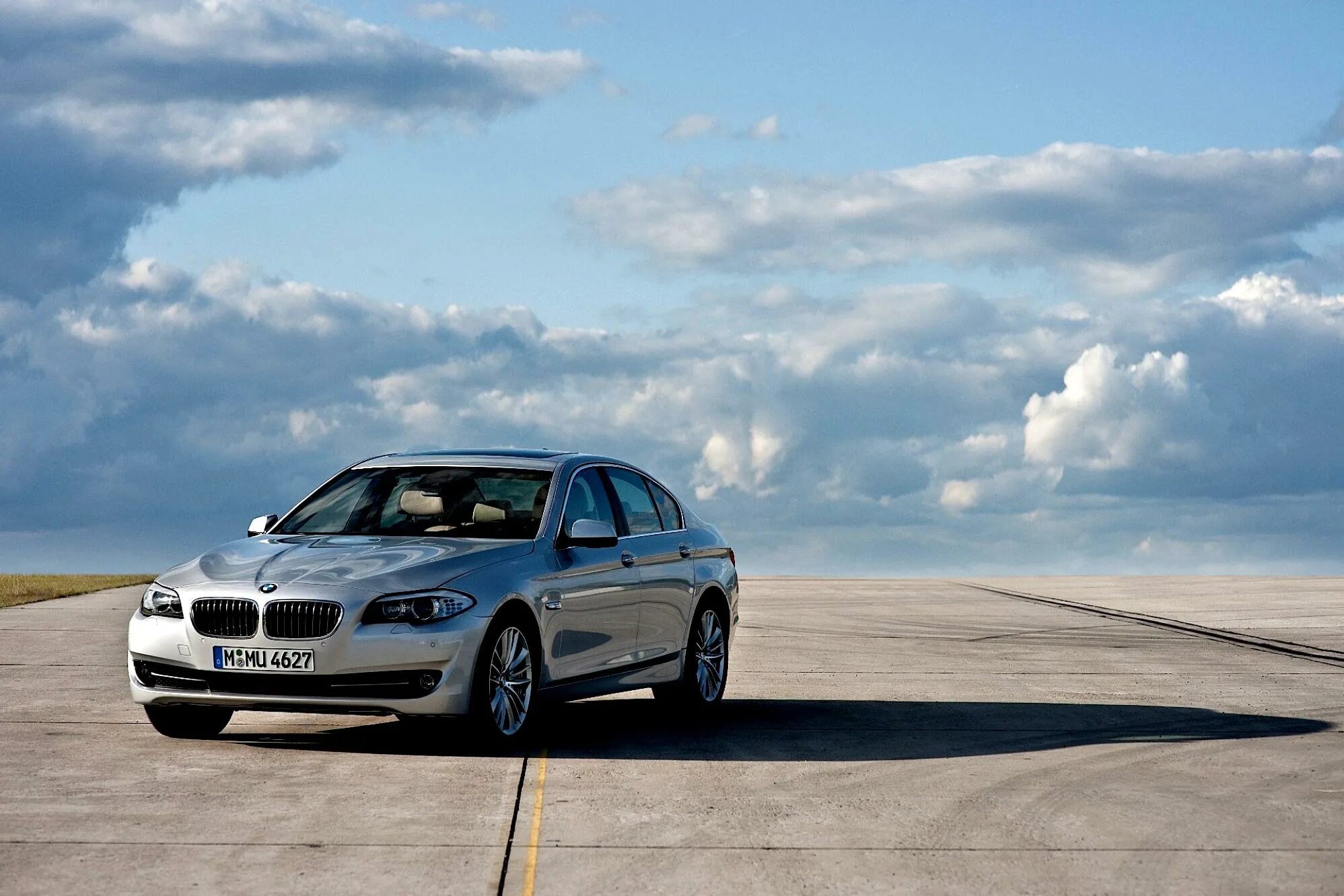 Bmw 5 series f10. BMW 5 Series. БМВ 5 535. BMW 5 Series 2010.