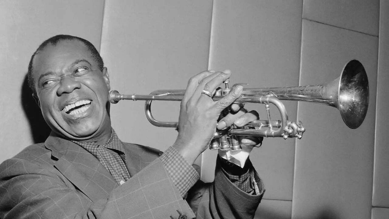 Армстронг лучшее. Луи армстронг (louis armstrong). луи армстронг трубач. луи армстронг джаз. луи армстронг фото.