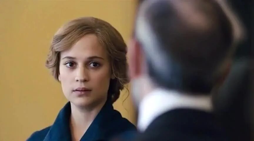 Данию 2015. Девушка из 2015. девушка из дании турецкий сериал. девушка из дании кисегач. выбор 2015 фильм дания.