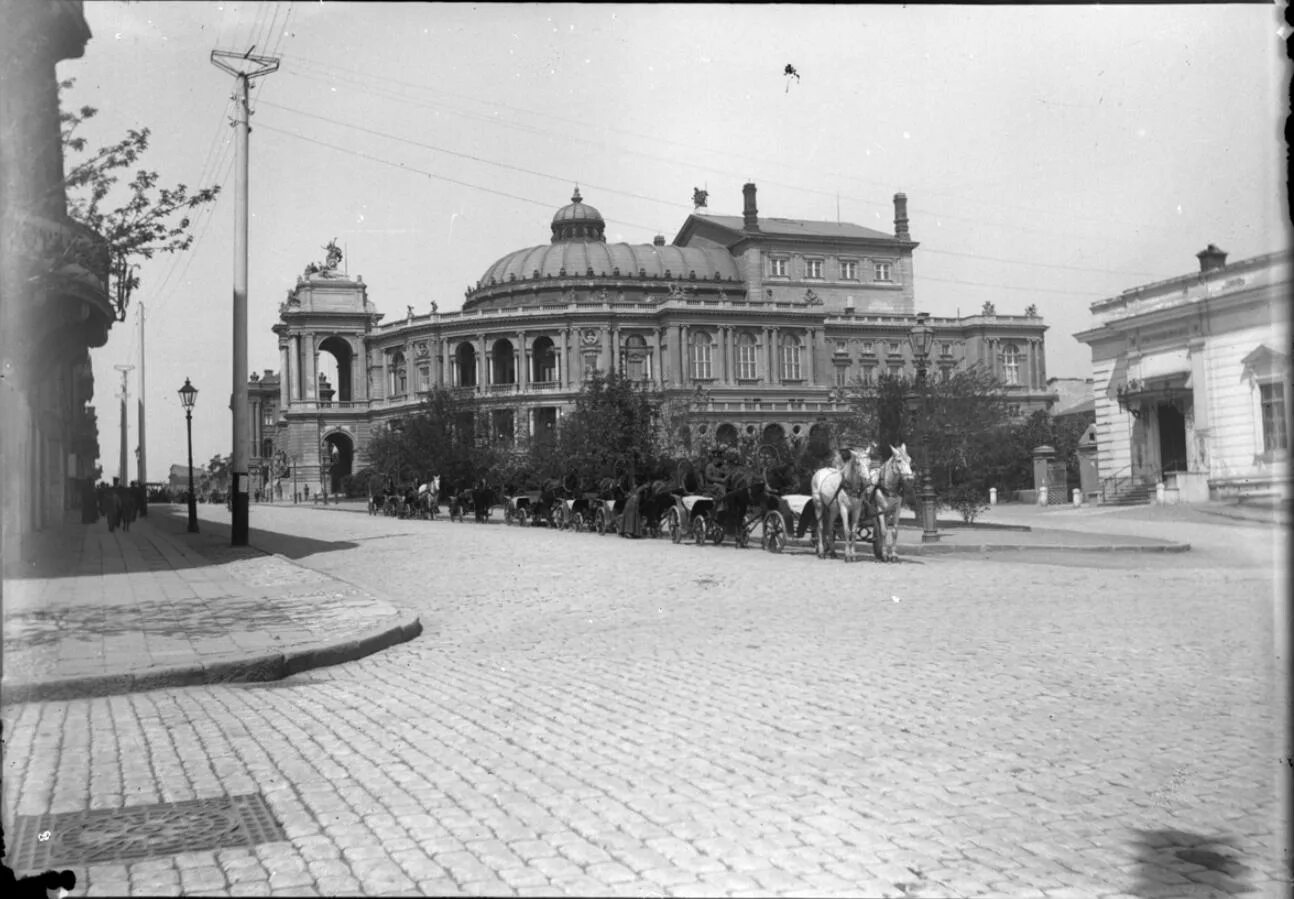 Вокзал одесса самый старый. Украина одесса екатерина 2. История создания одессы. Одесский оперный театр 19 век. Одесса в конце 19 века.
