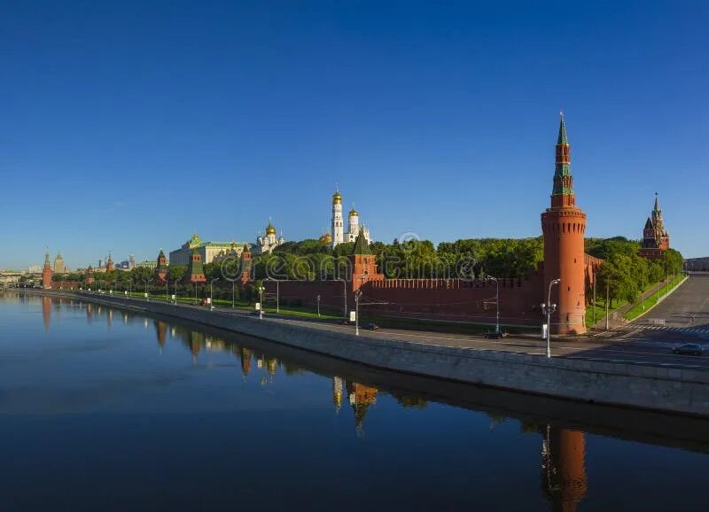 Песня стены древнего кремля. Панорама Москвы. Фотообои вид на Кремль. Рассвет на кремлевской набережной. Красивые панорамы Москвы.