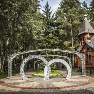 В живописном месте недалеко