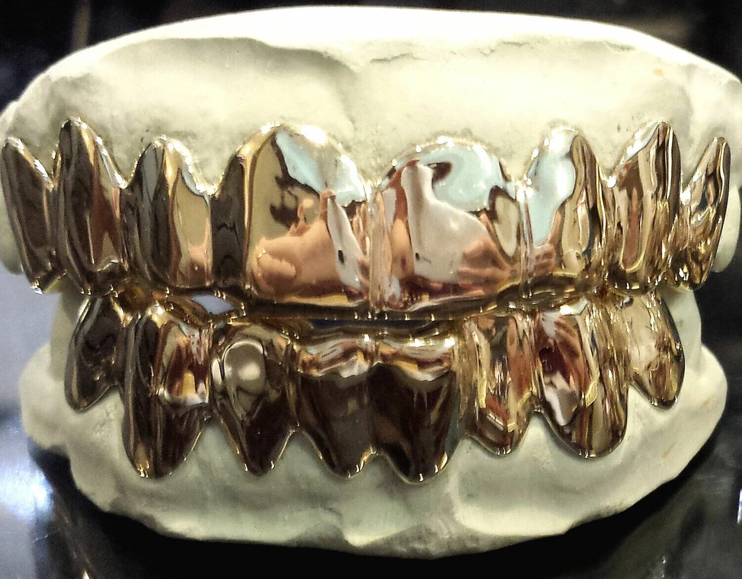 Штампованные коронки на зубы. Коронка цельнолитая (никель хром). Штампованная коронка Титан. Литая металлическая коронка. Металческаяштампованная коронка.