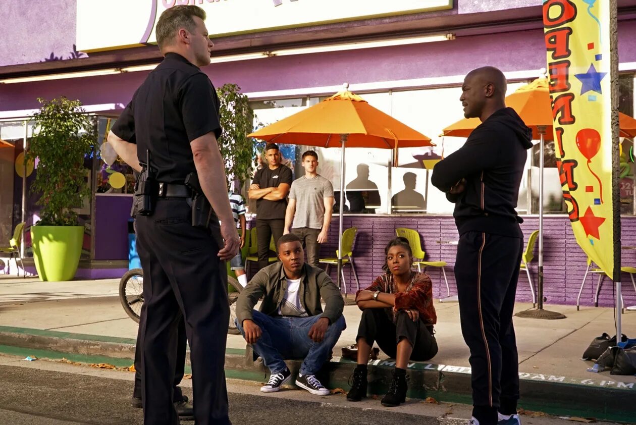 настоящий американец: возвращение домой. ридер настоящий американец. всеамериканский сериал ашер. кристиан айзия. ридер настоящий американец.