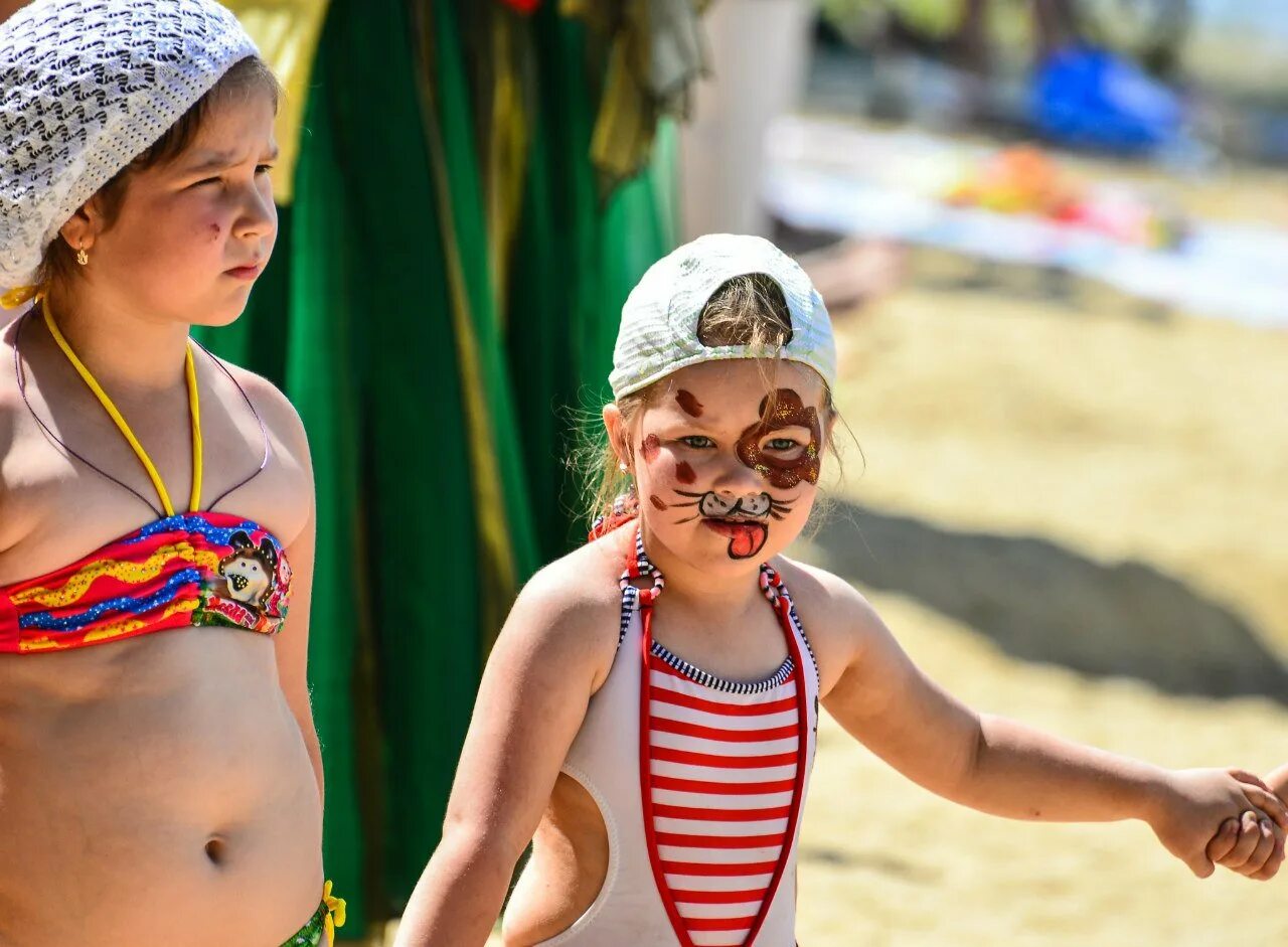 конкурс нептуна дети на диком пляже. день нептуна 2021 коктебель. коктебель нептун 2019. праздник нудизма. праздник нептуна.