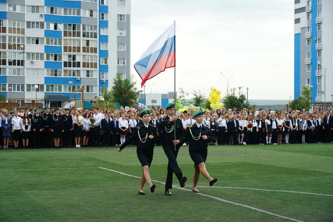 Школа им лермонтова спутник. Новая школа в спутнике Пенза. Школа 8 Пенза 1 сентября 2022. Школа номер 12. Город Спутник Пенза школа.