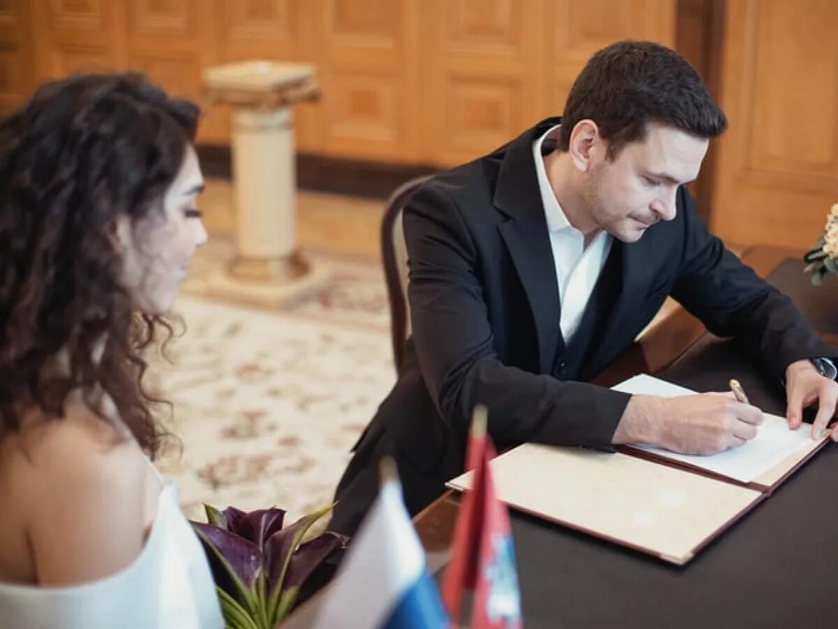 Директор вышла замуж