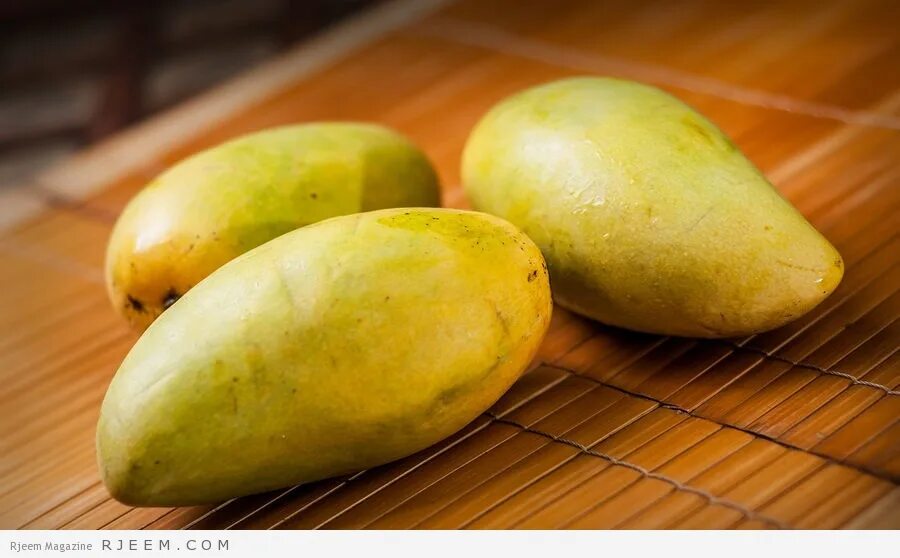 Манго едят с кожурой или нет. Манго спелое. Плод манго. Цвет спелого манго. Спелый манго фото.