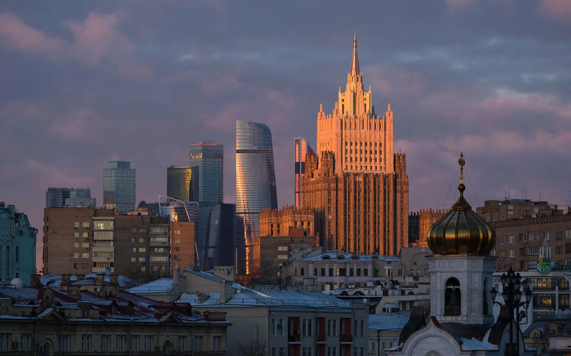 Новый арбат сталинская высотка. Москва сити пейзаж. Смотровая площадка на ленинском проспекте. Москоу сити 2010. Москва сити осенью.