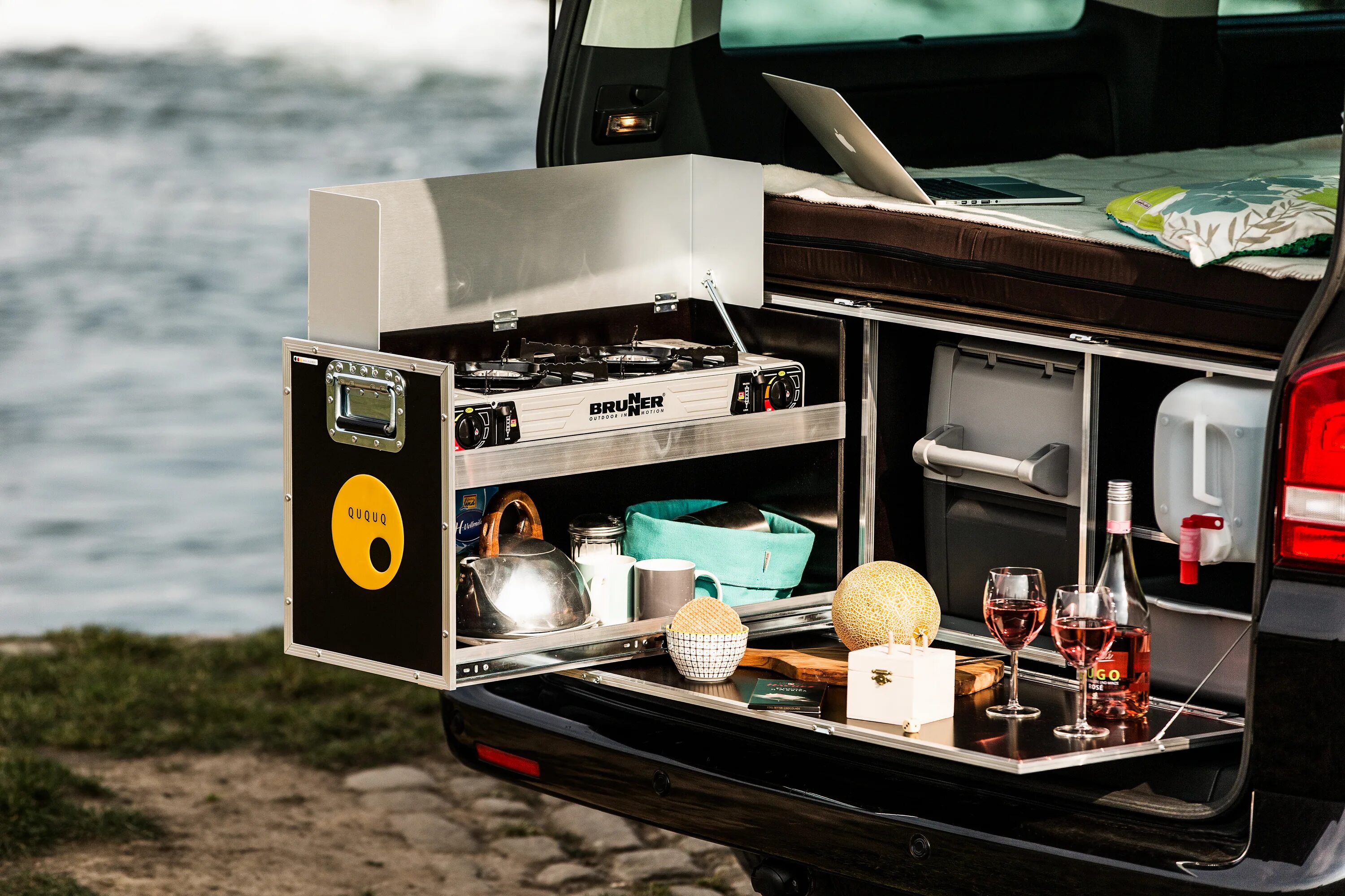 Camp box. QUQUQ Campingbox. Кухонный модуль VW t4. Кухня модуль кемпинг. Машина для кемпинга.