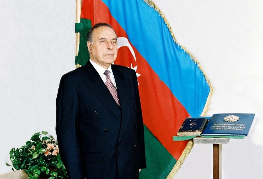Кодекс азербайджана. Гейдар Алиев 1969. Гейдар Алиев 1995. Хайдар Алиев азарбайжан.