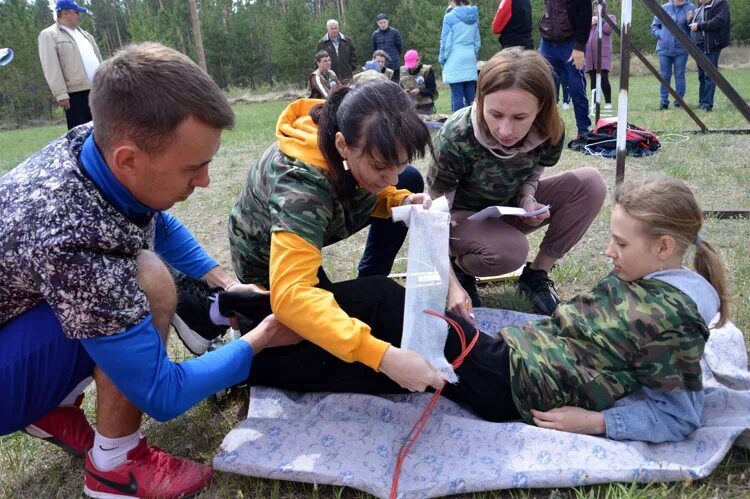 Озарила зарницу. Зарница (игра). Учебно Военная игра Зарница. Игра Зарница фото. Спортивная игра Зарница.