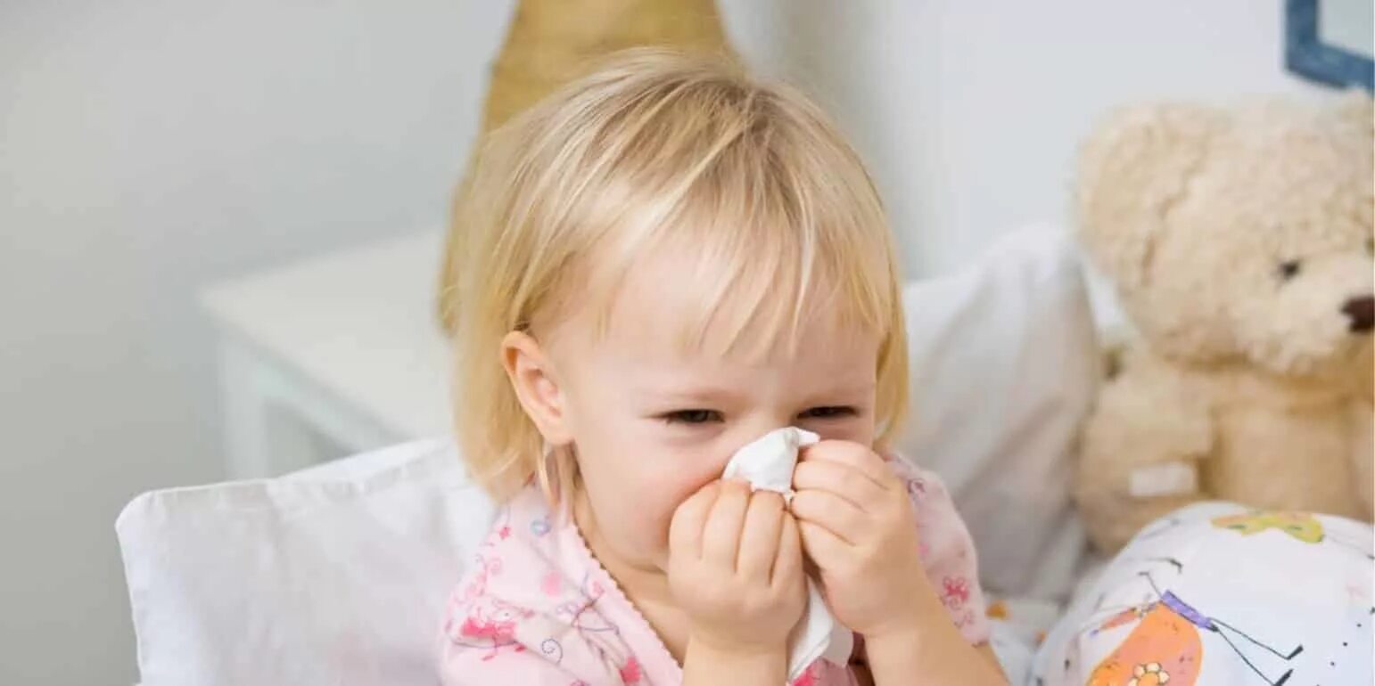 Ребенок 1 5 года насморк. Насморк у дошкольника. Инфекционный ринит у детей. Простуда у ребенка. Длительно болеющие дети это.