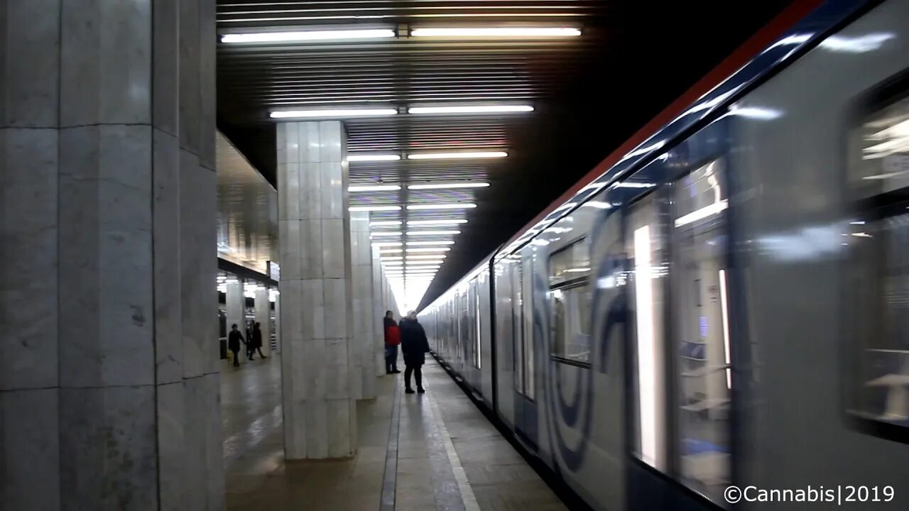 81-765 на сокольнической линии. Станция метро бульвар рокоссовского. Поезд русич на сокольнической линии. Охотный ряд станция метро сокольническая линия. Красная ветка метро бульвар рокоссовского.