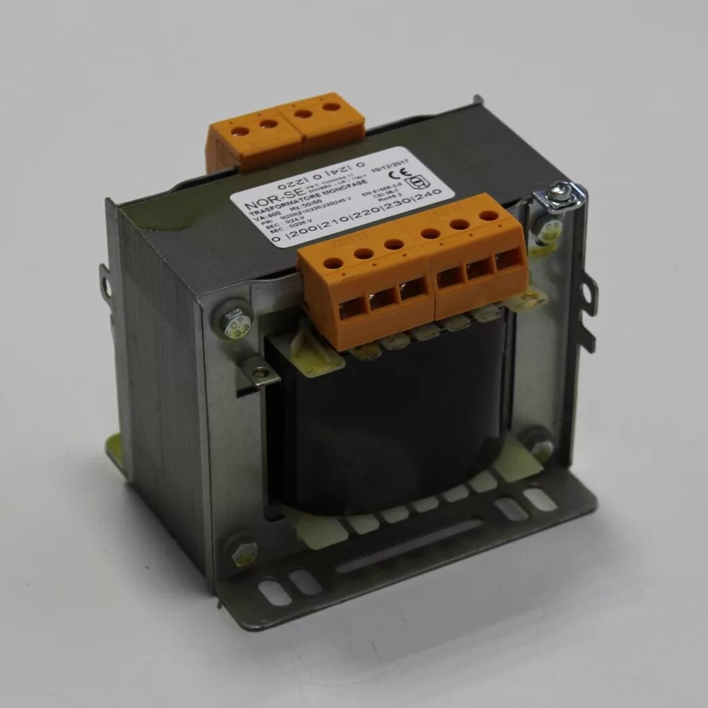 Уменьшающий трансформатор. Трансформатор IEC 61558. DF IEC/en61558 трансформатор. Трансформатор TS en61558-1. Трансформатор cei en 61558-2-1.