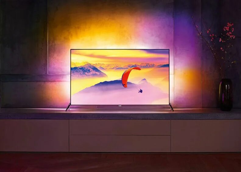 Включи лампа телевизор. Philips Ambilight strip. Philips Ambilight лампы. Филипс телевизор с подсветкой Ambilight. Philips с подсветкой Ambilight.