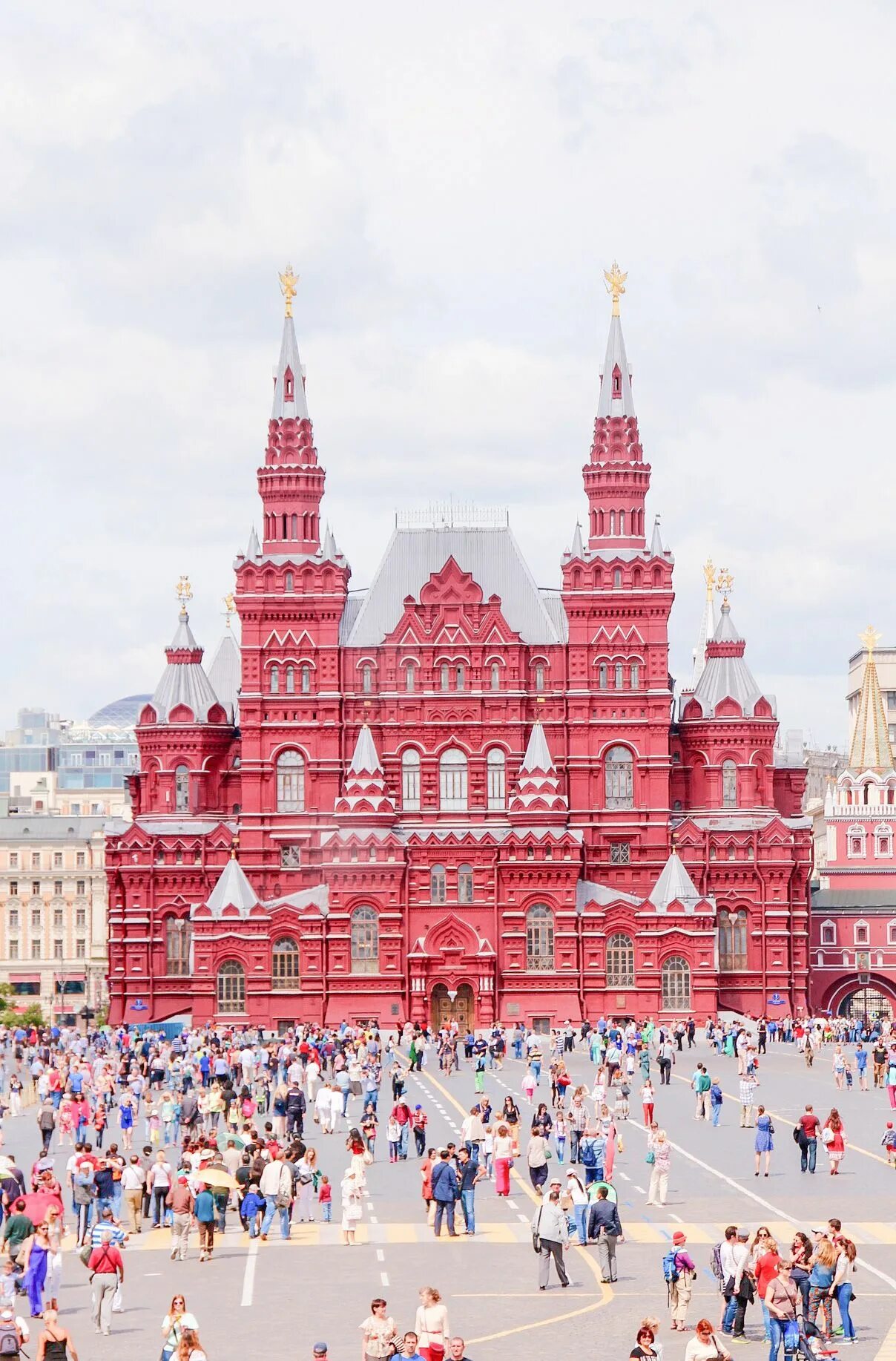 Red square is the most visited. Москва red square. центр москвы красная площадь. площадь красной площади в москве. красное здание на красной площади в москве.