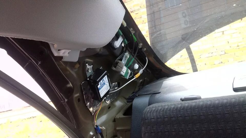 Штатная антенна subaru legacy. Vw caddy антенна магнитолы. Тойота эстима штатная антенна. Активная антенна в subaru forester sg 5. Subaru impreza gh3 антенна.