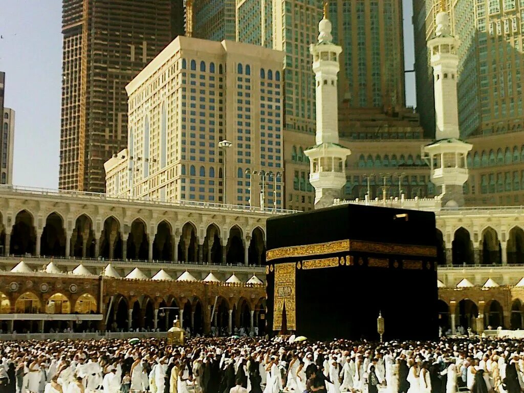 Точикистон арабистон прямой. Makkah al Mukarramah. Ислом дини. Мекка фото. Мекка богатая Страна?.