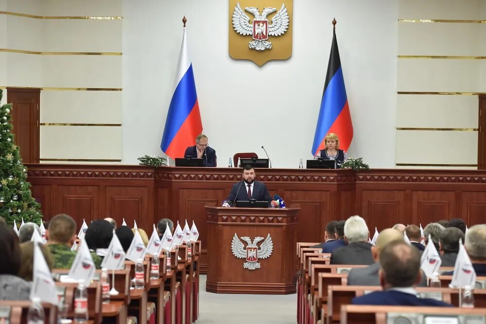 Нов лнр. Депутаты народного совета днр. народный совет днр. посол днр в москве. днр лнр москва.