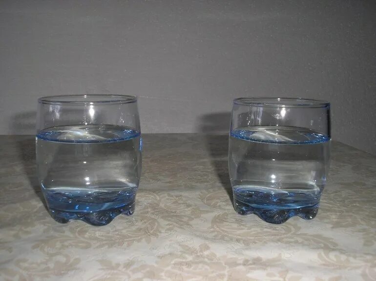 1/2 стакана воды это сколько фото. Возьмите 2 одинаковые пластиковые бутылки. Стекло прямоугольная пластина. Возьмем две одинаковые стеклянные. Возьмем две одинаковые стеклянные.