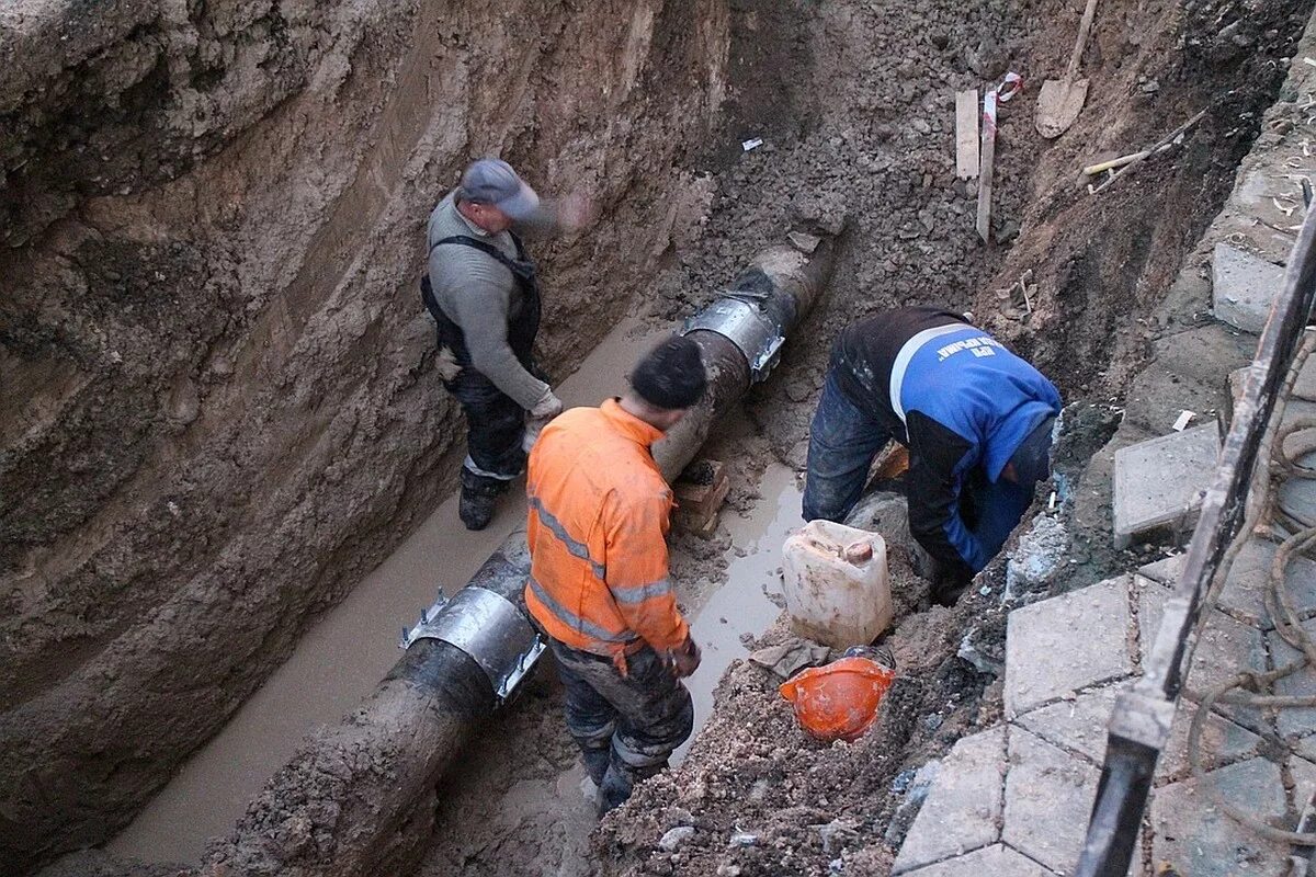 Отсутствие водопровода. Порыв водопровода. Авария на сетях водоснабжения. Устранение аварии на водопроводе. Авария на водоводе.