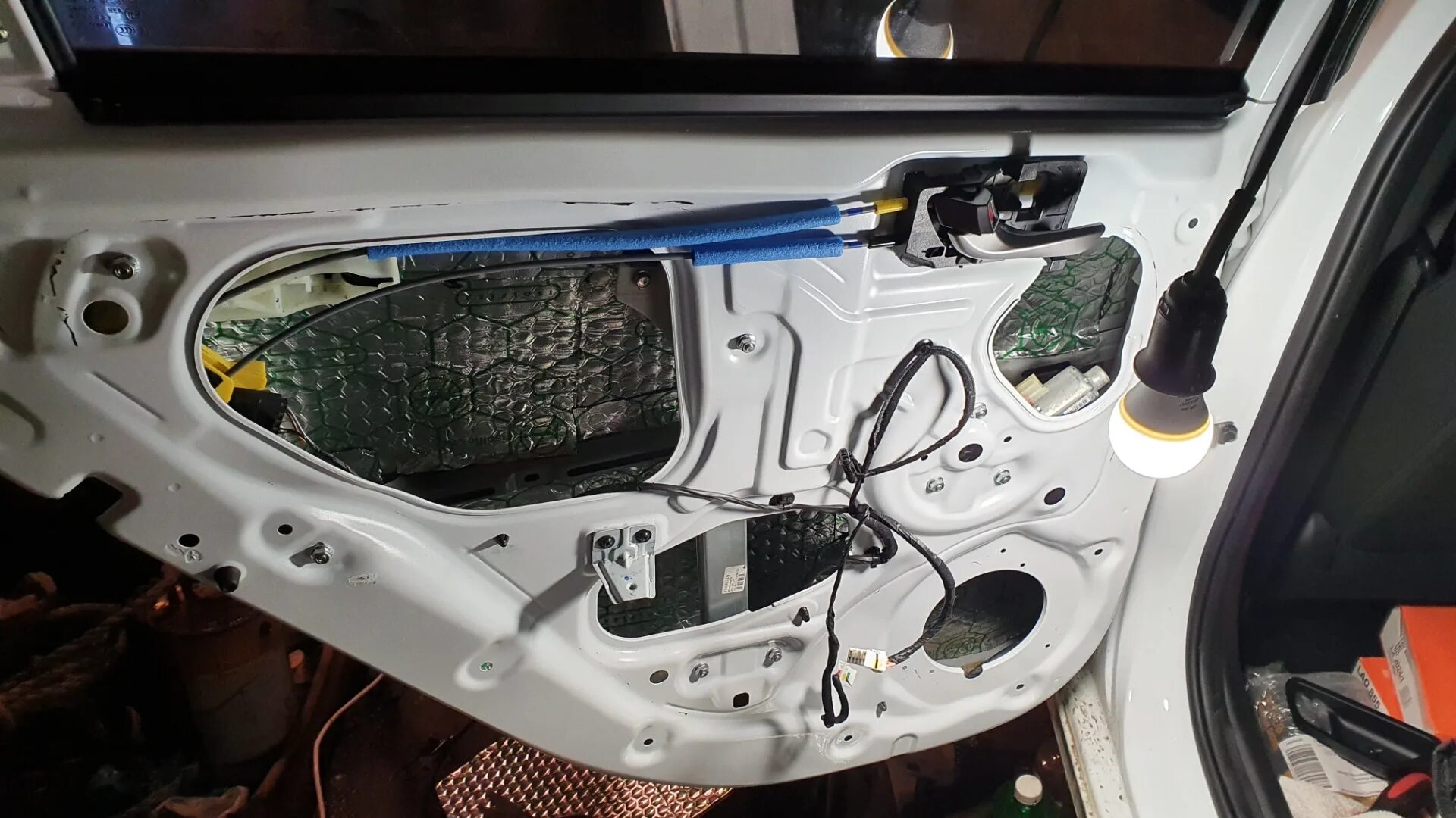 Ремонт двери соляриса