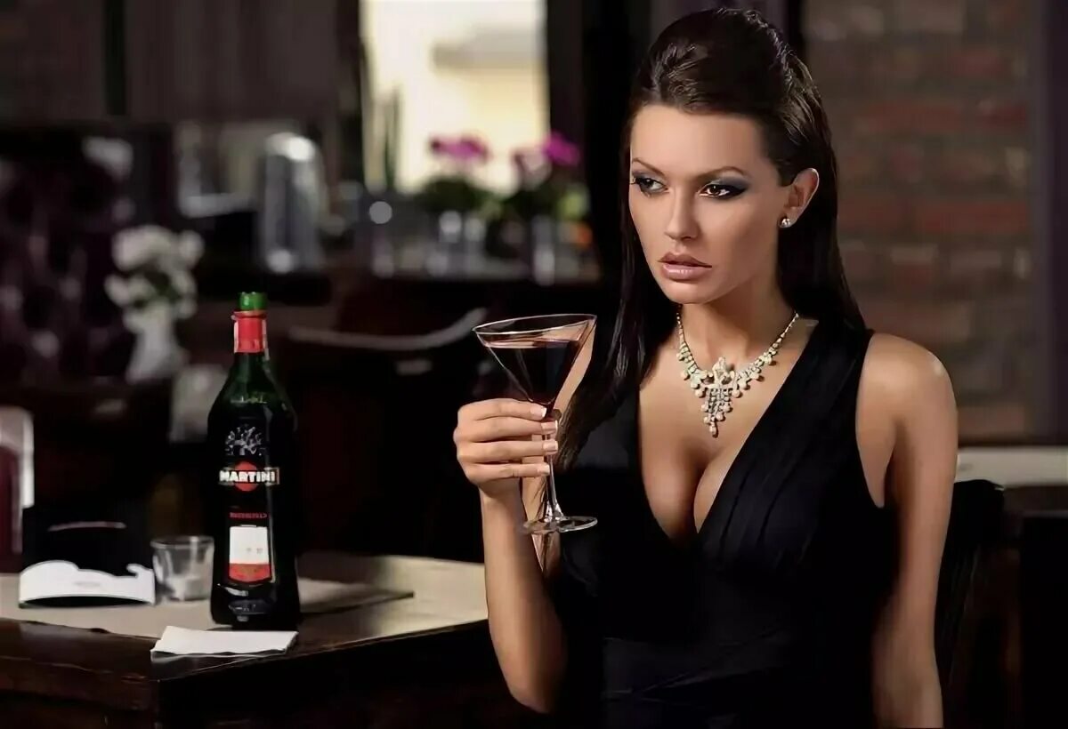 Девушка танцует на столе в ресторане. Andreas joachim lins. Девушка на барной стойке. Девушка в баре песня. Девушка в баре.